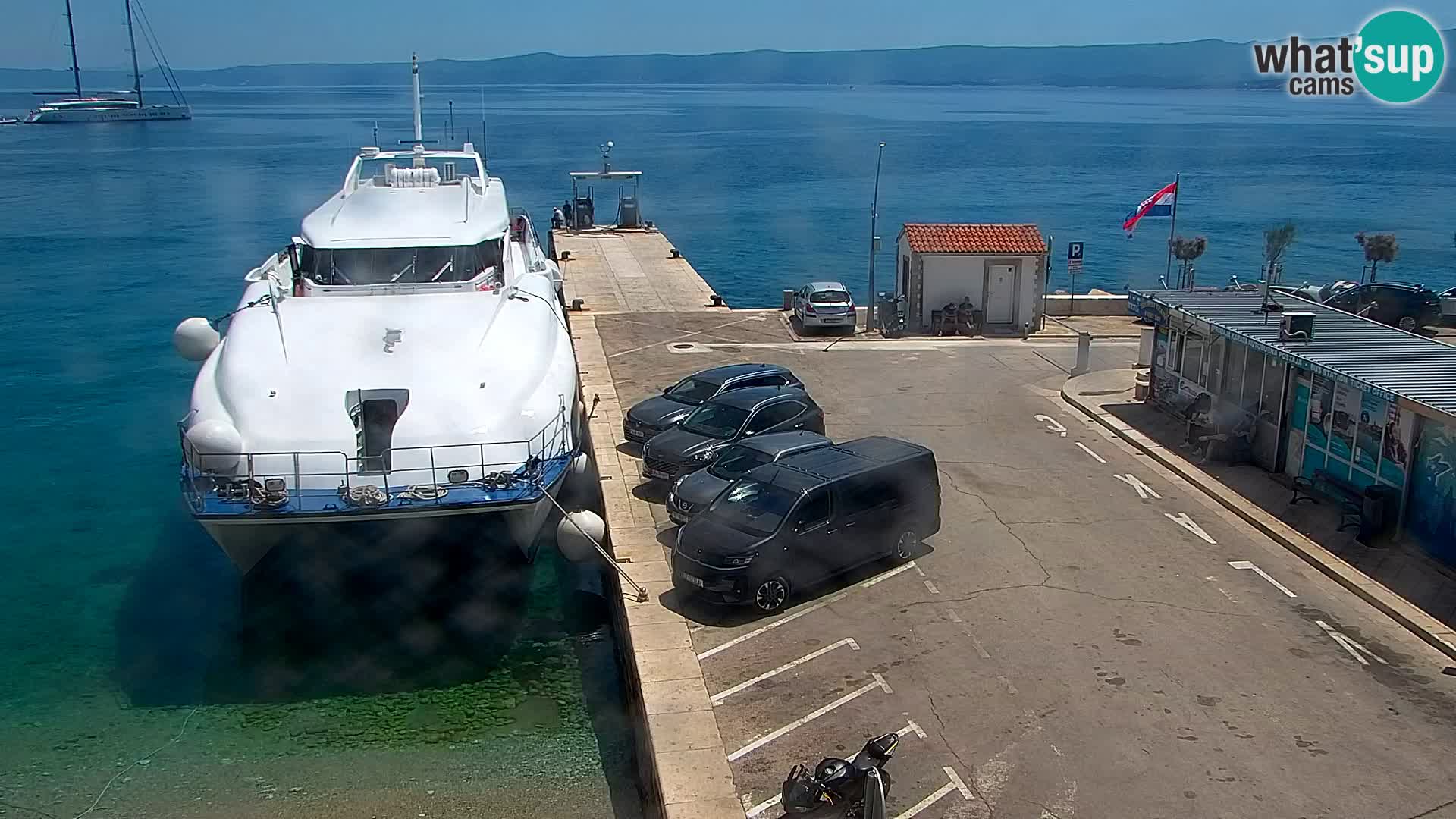 Webcam Bol Centro e Marina – Vista live dal porto di Bol