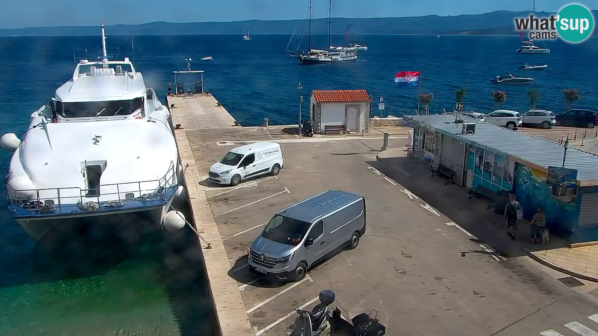 Webcam Bol Town Center & Marina – Live View from Bol, Brač