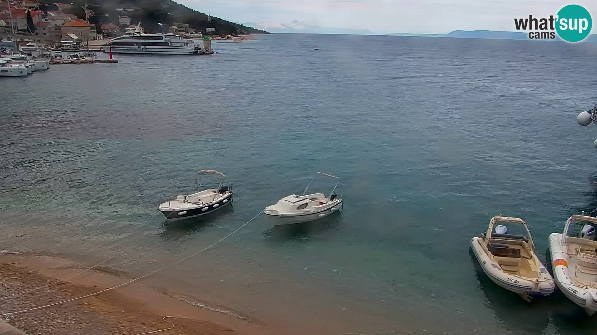 Webcam Bol Centro e Marina – Vista live dal porto di Bol