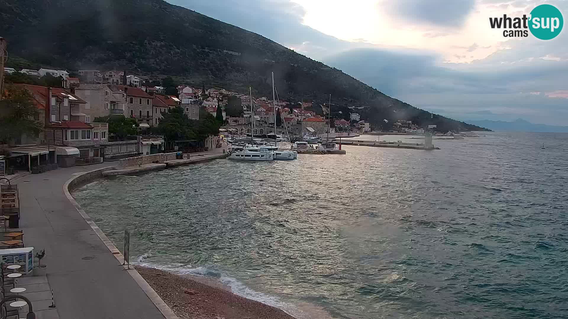 Webcam Bol Centro e Marina – Vista live dal porto di Bol
