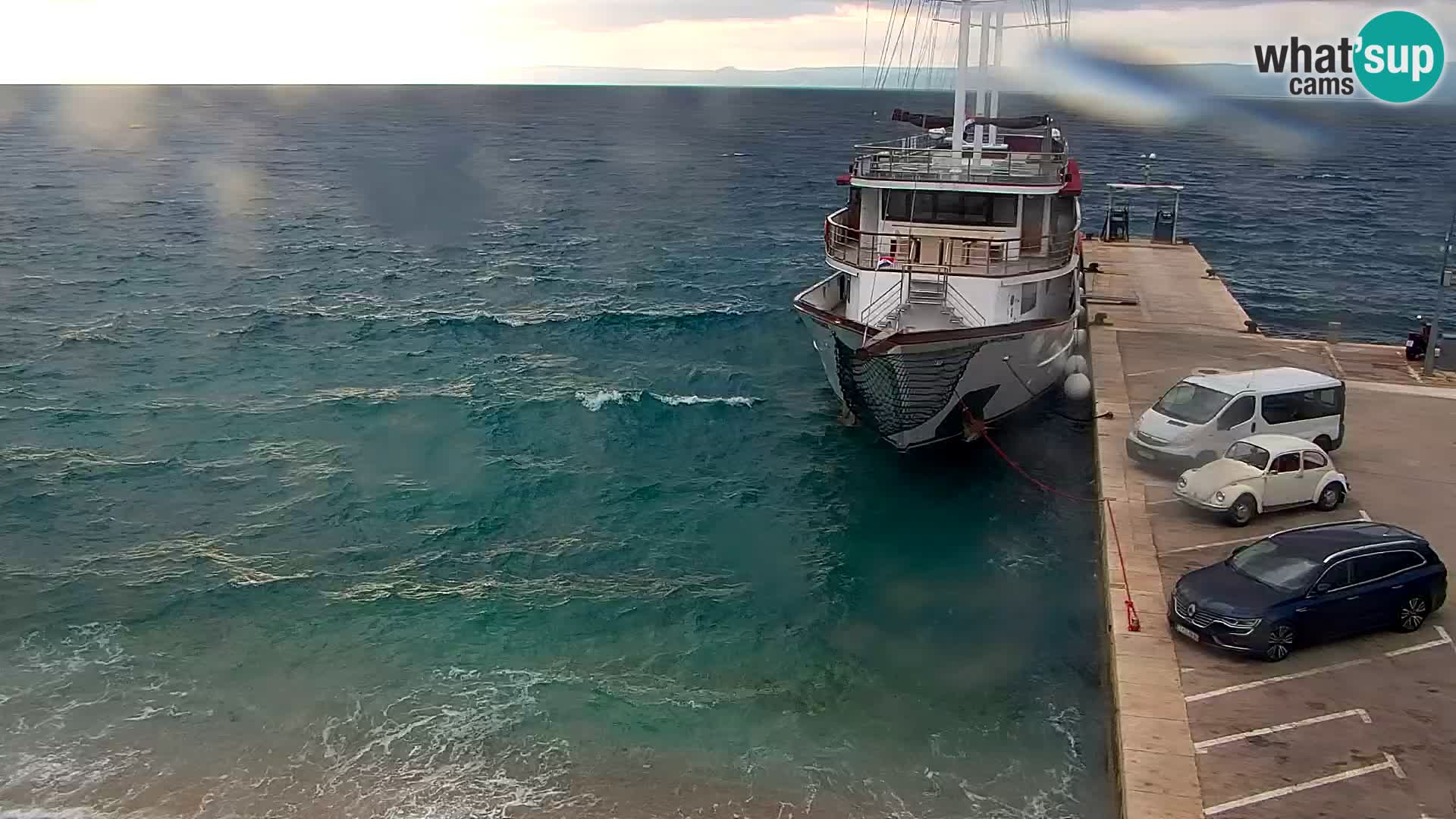 Webcam Bol Town Center & Marina – Live View from Bol, Brač