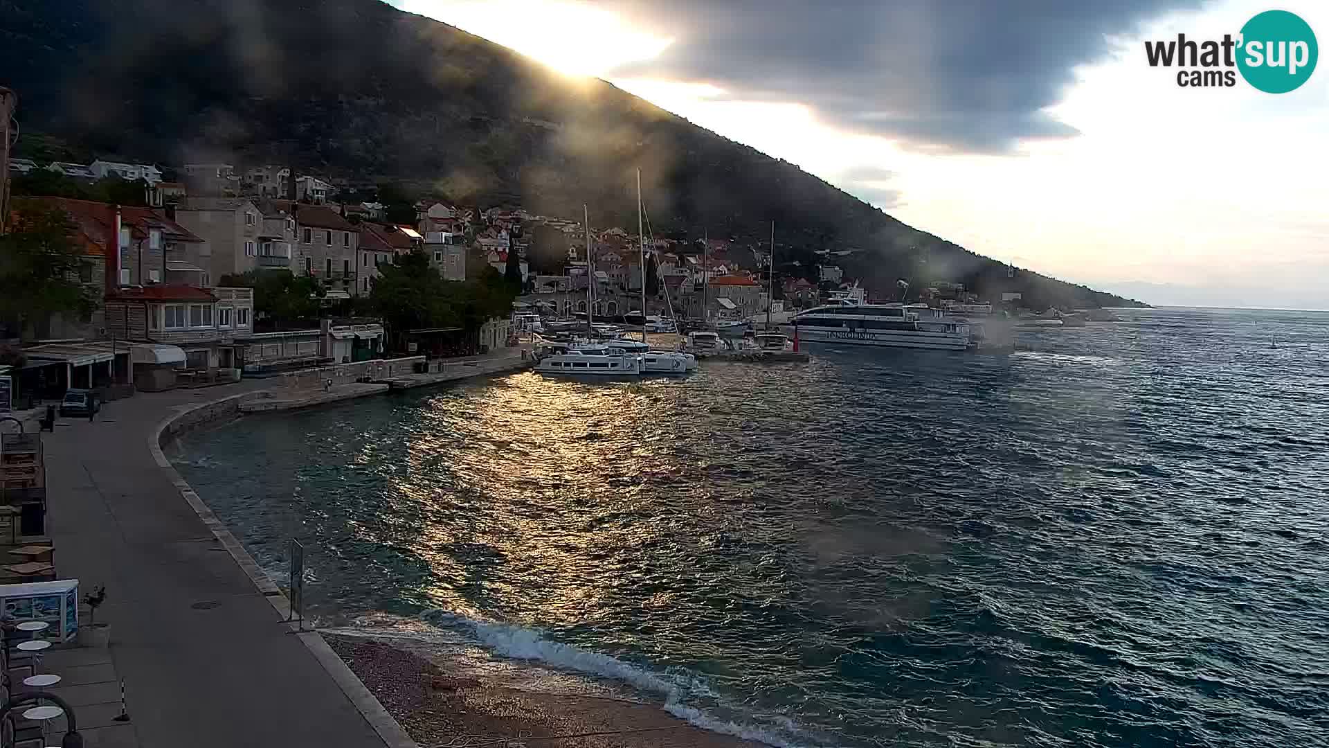 Webcam Bol Hafen & Ortszentrum – Liveblick aus Bol auf der Insel Brač