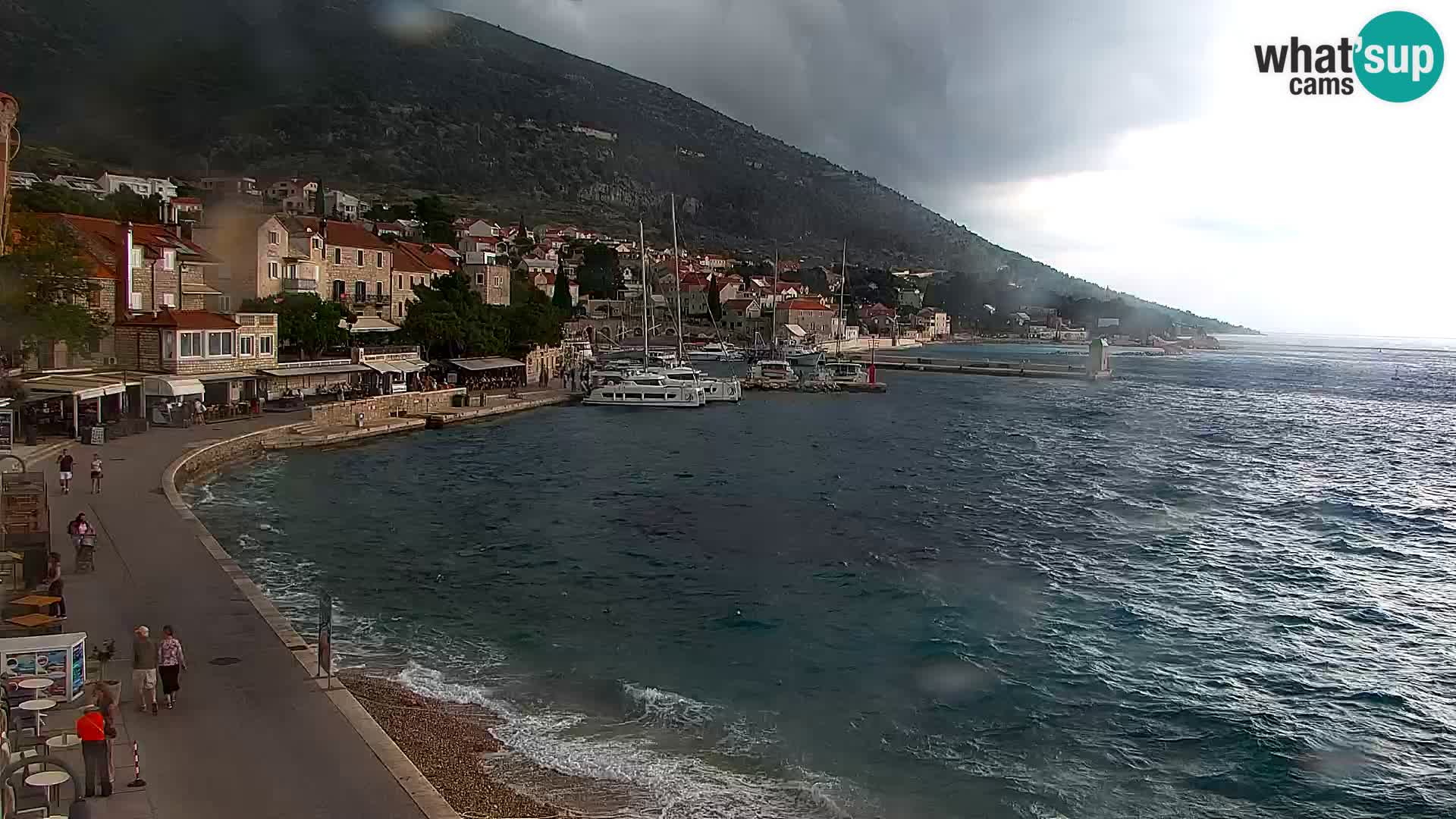 Webcam Bol Centro e Marina – Vista live dal porto di Bol