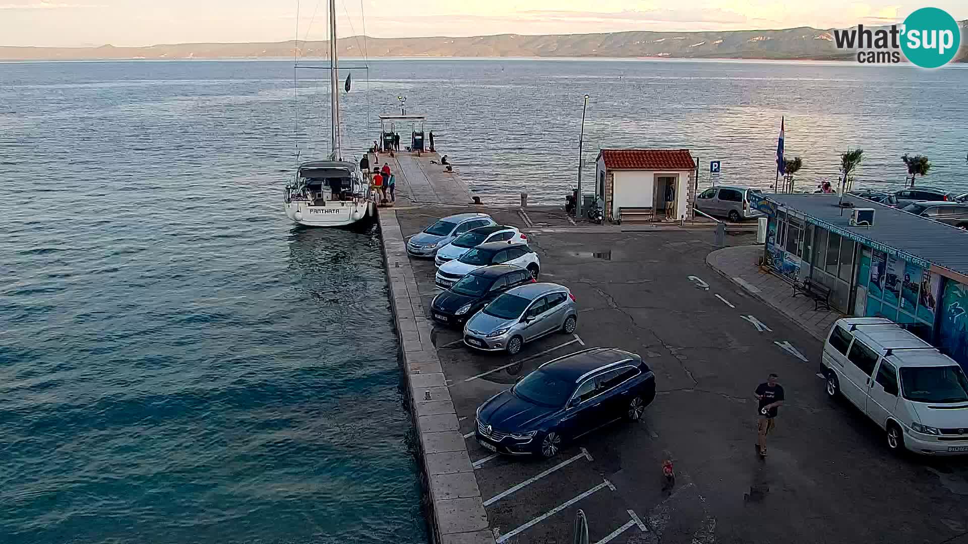 Webcam Bol Hafen & Ortszentrum – Liveblick aus Bol auf der Insel Brač