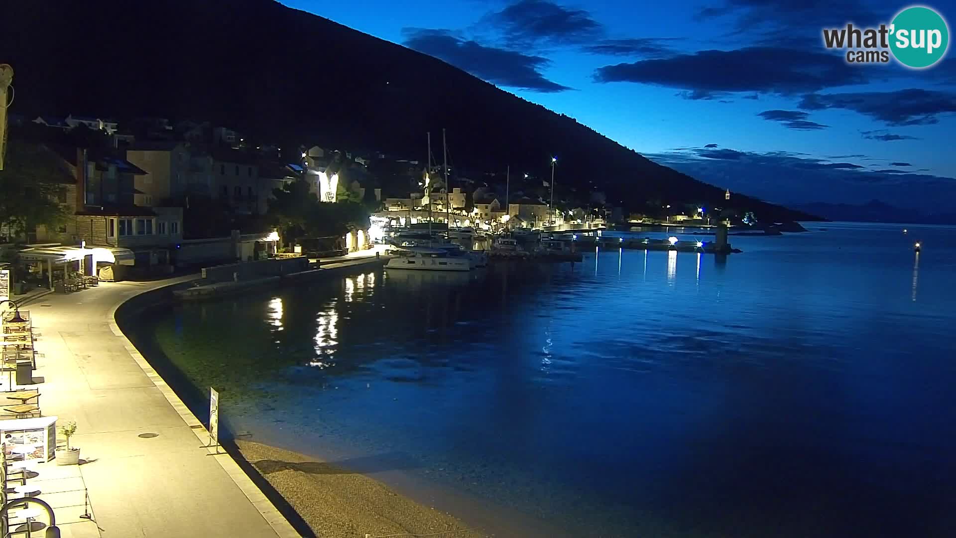 Webcam Bol Centro e Marina – Vista live dal porto di Bol