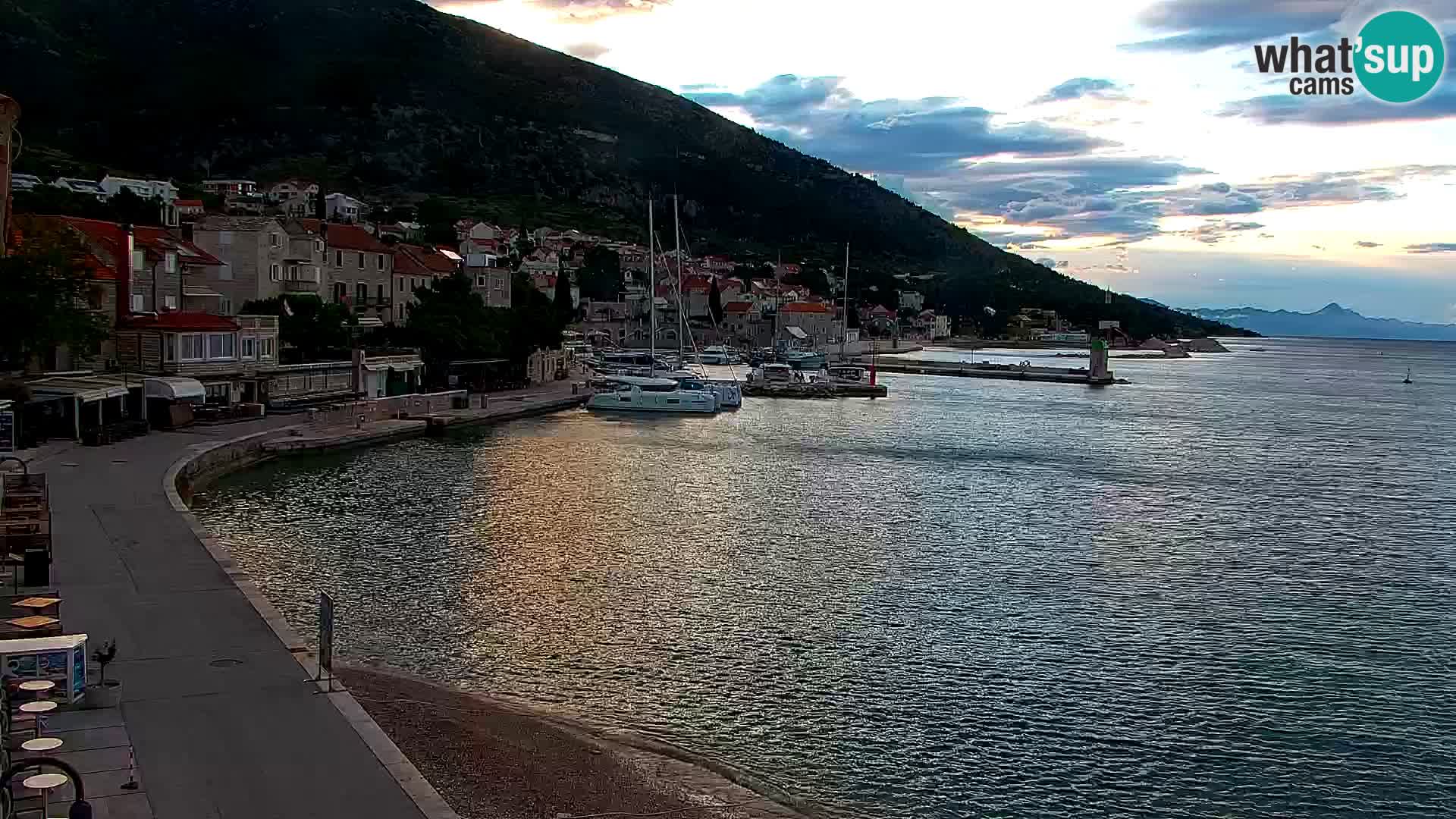 Webcam Bol Centro e Marina – Vista live dal porto di Bol