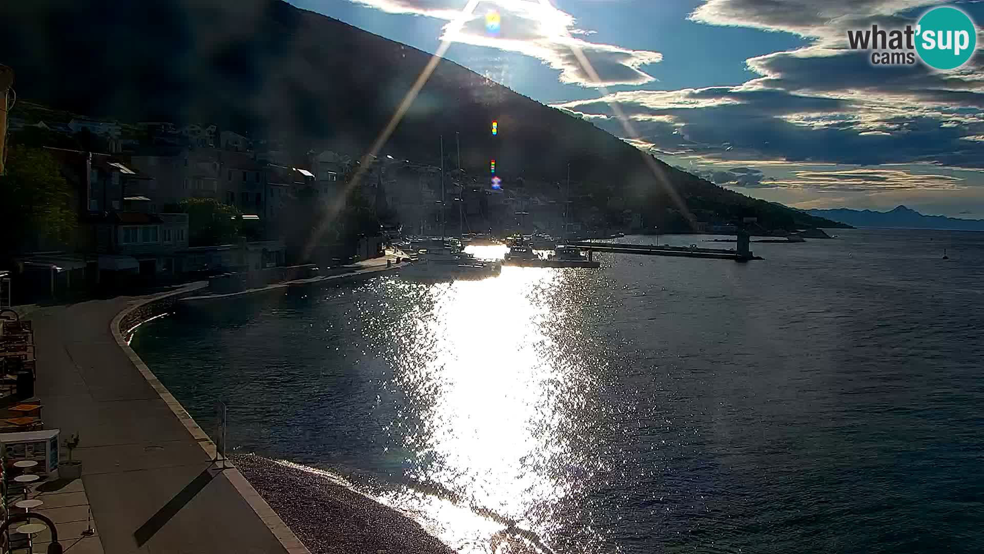 Webcam Bol Centro e Marina – Vista live dal porto di Bol