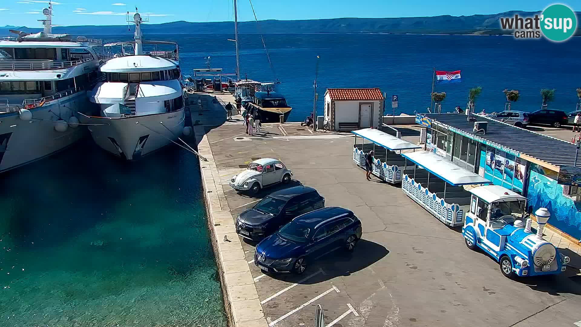 Web kamera Bol – Centar mjesta i marina | Pogled uživo