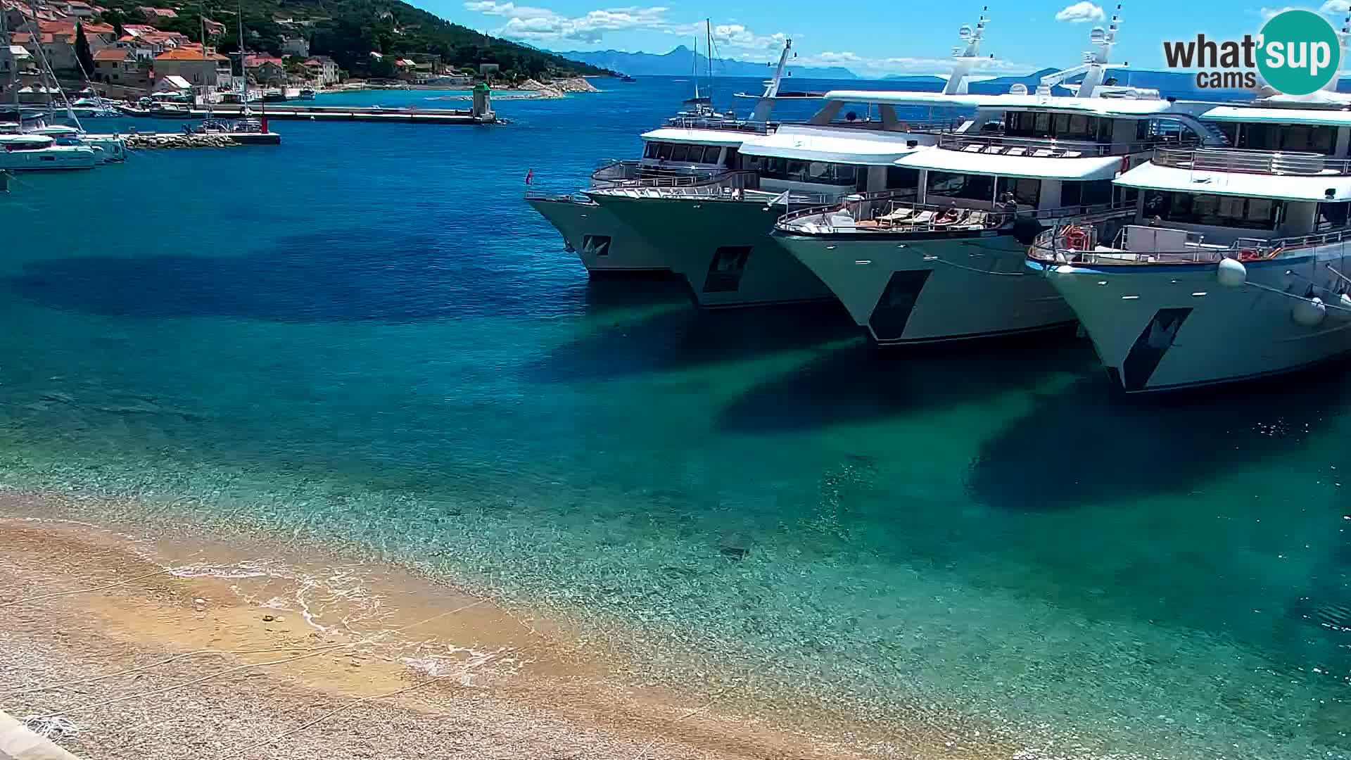 Webcam Bol Hafen & Ortszentrum – Liveblick aus Bol auf der Insel Brač