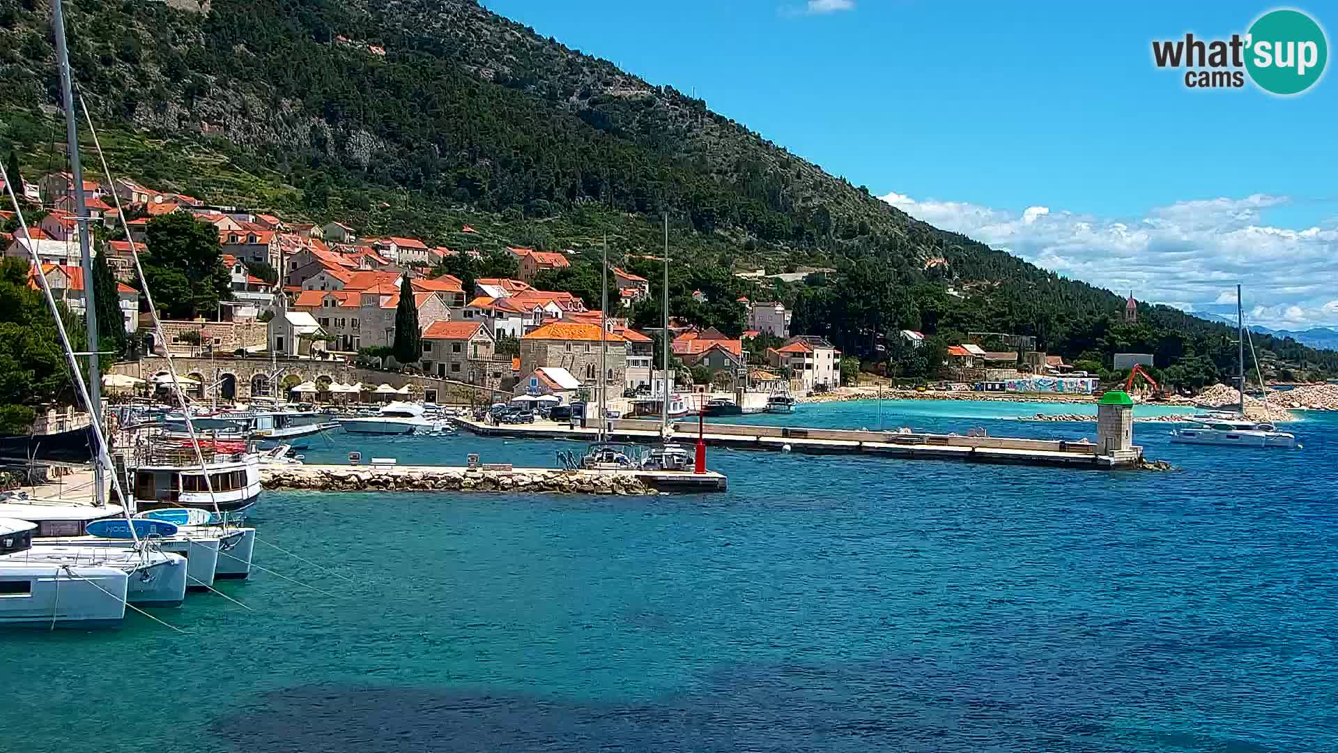 Webcam Bol Hafen & Ortszentrum – Liveblick aus Bol auf der Insel Brač