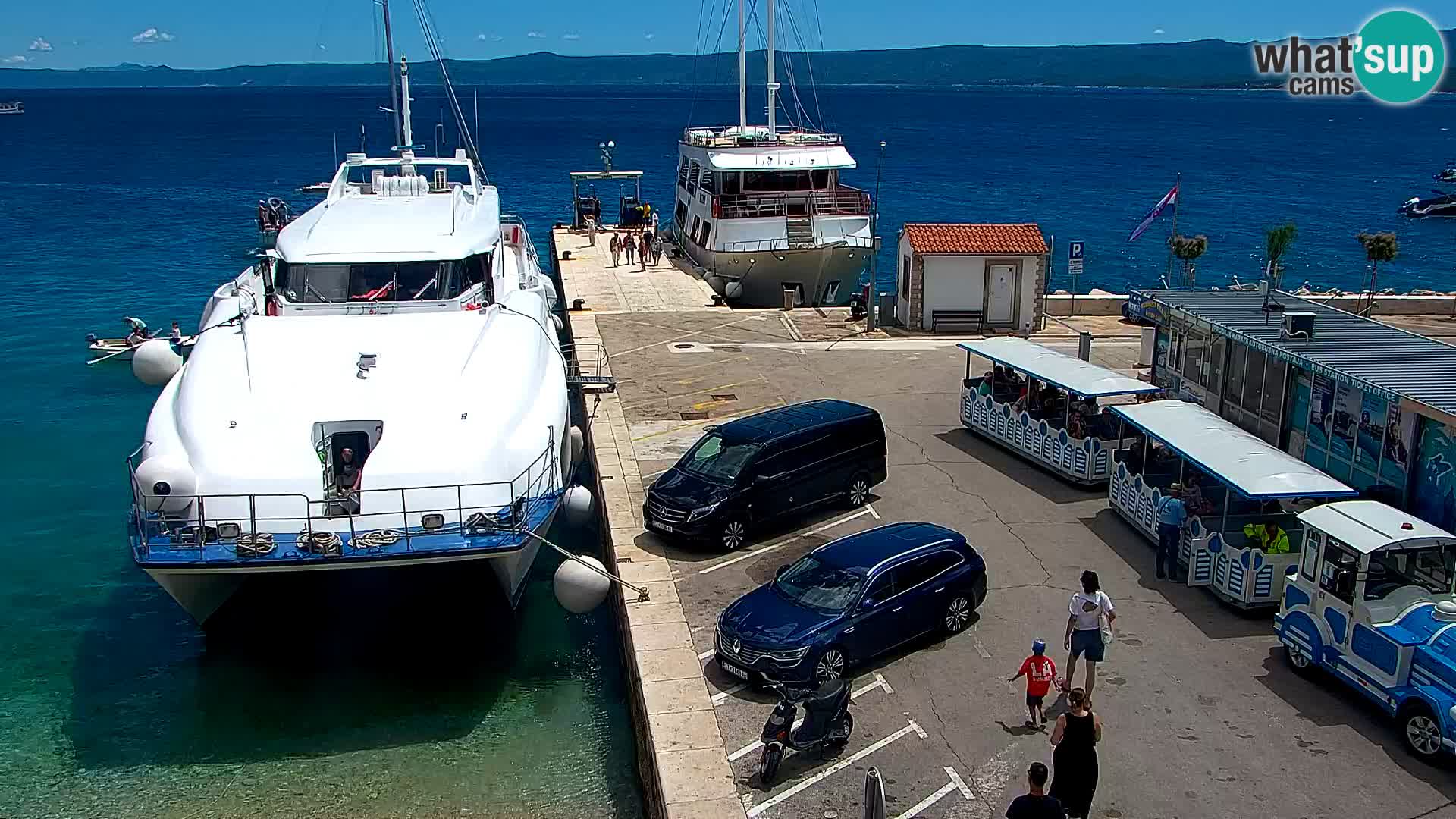 Webcam Bol Hafen & Ortszentrum – Liveblick aus Bol auf der Insel Brač