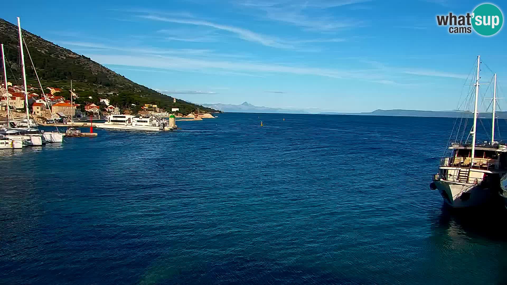 Webcam Bol Centro e Marina – Vista live dal porto di Bol
