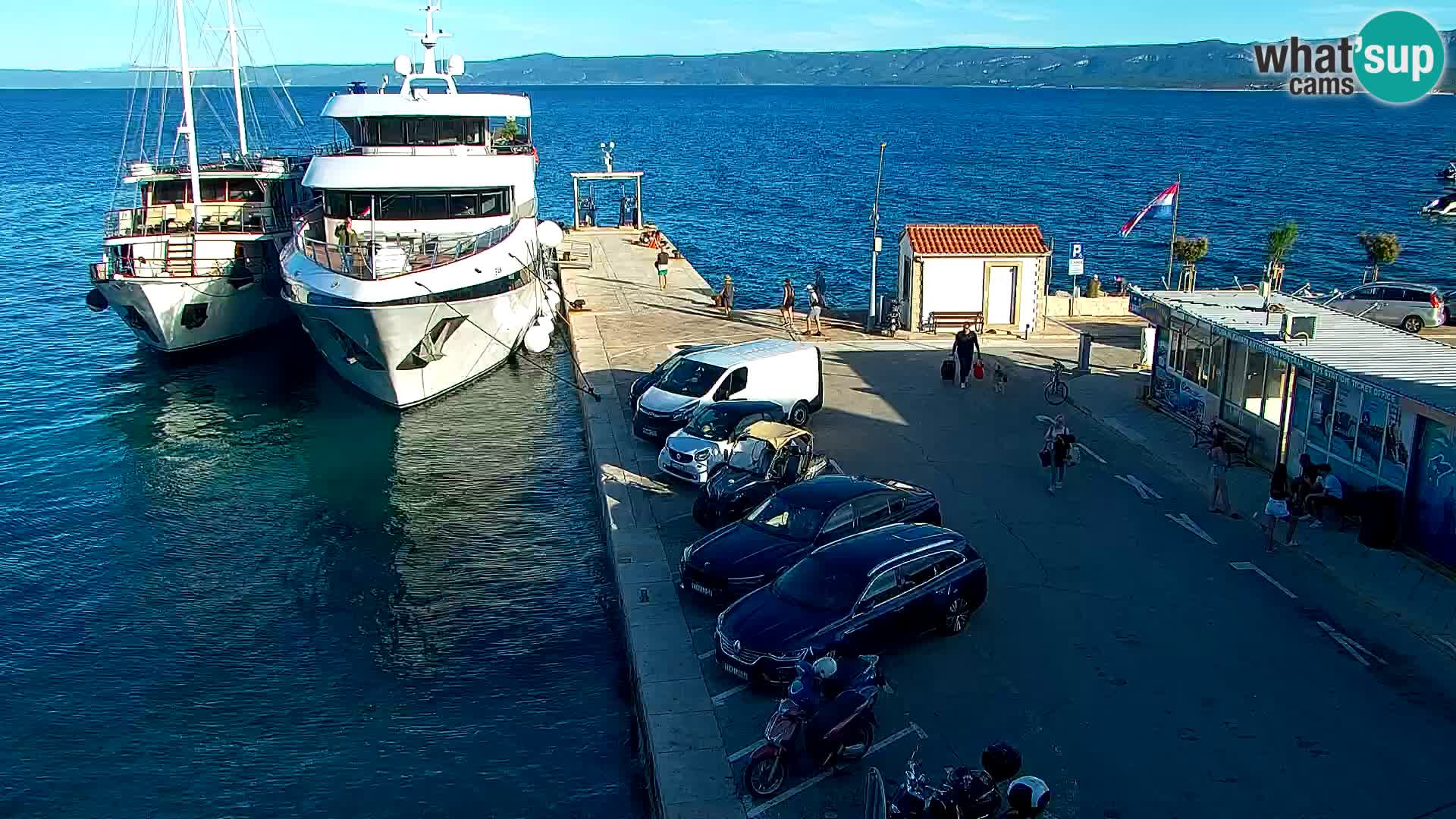 Webcam Bol Hafen & Ortszentrum – Liveblick aus Bol auf der Insel Brač