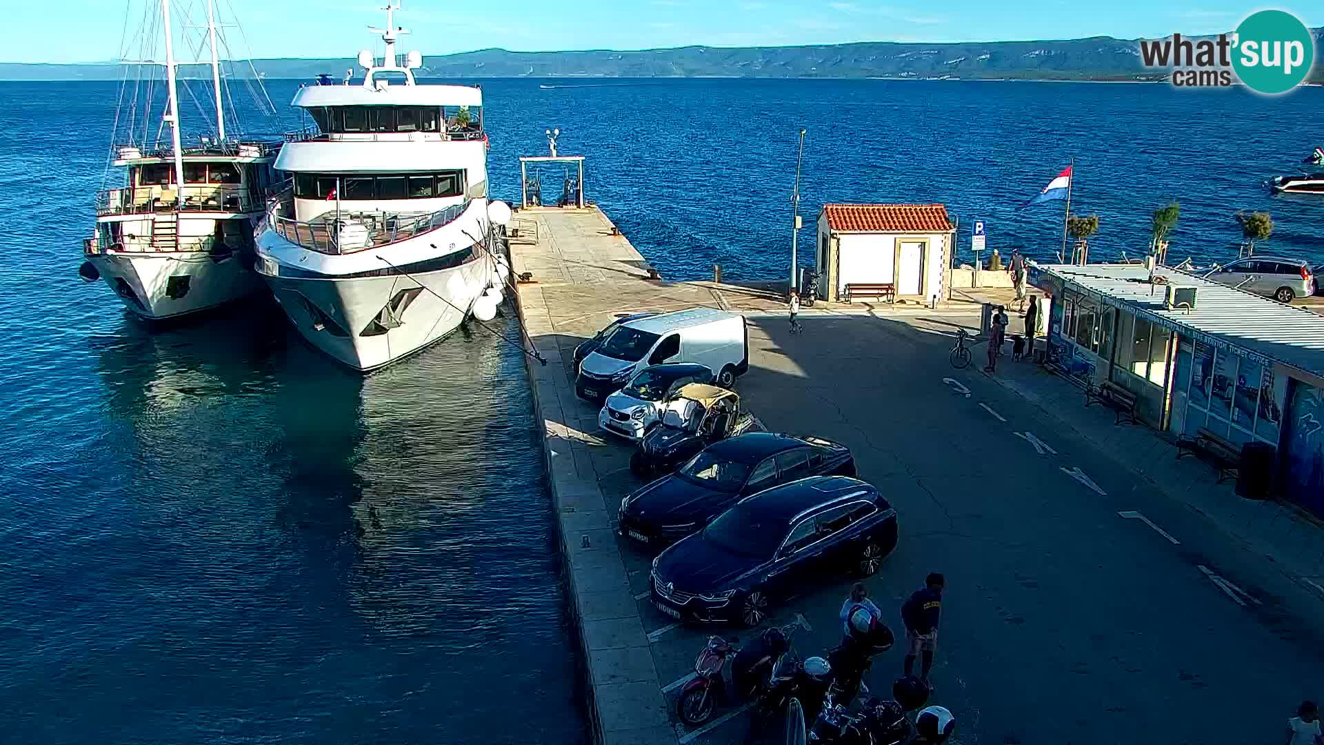 Webcam Bol Hafen & Ortszentrum – Liveblick aus Bol auf der Insel Brač