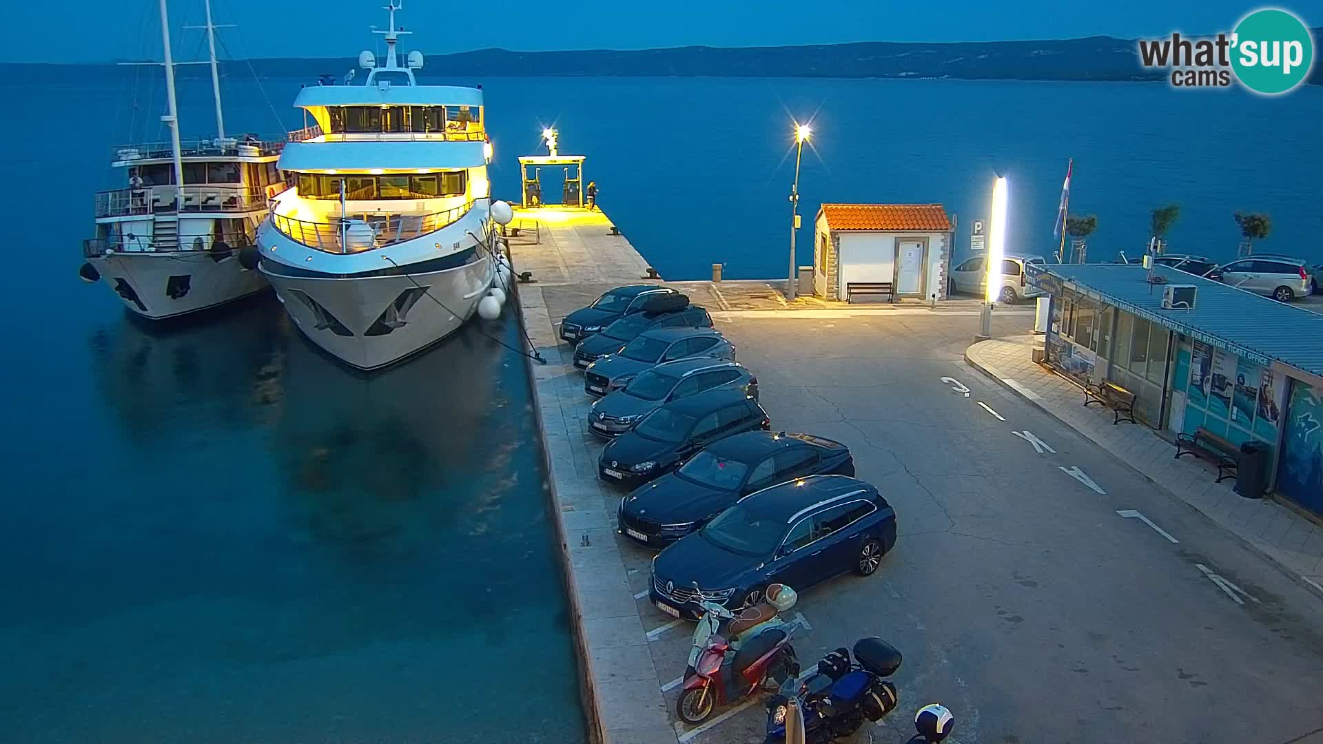 Webcam Bol Town Center & Marina – Live View from Bol, Brač