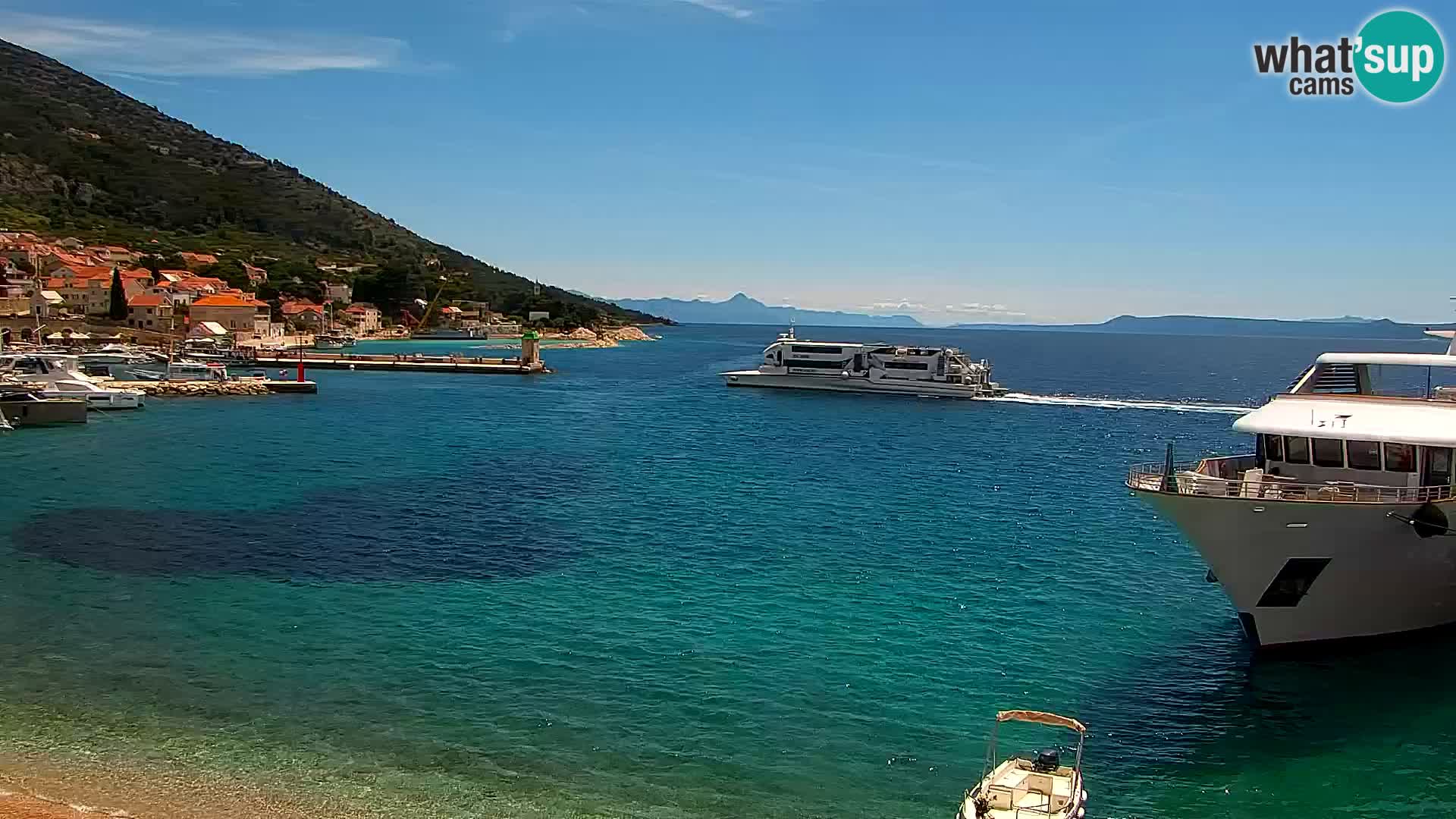 Webcam Bol Centro e Marina – Vista live dal porto di Bol