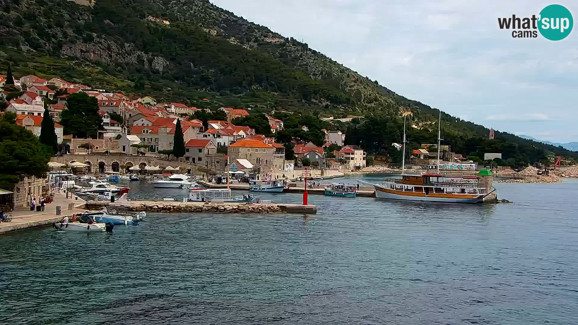 Webcam Bol Centro e Marina – Vista live dal porto di Bol