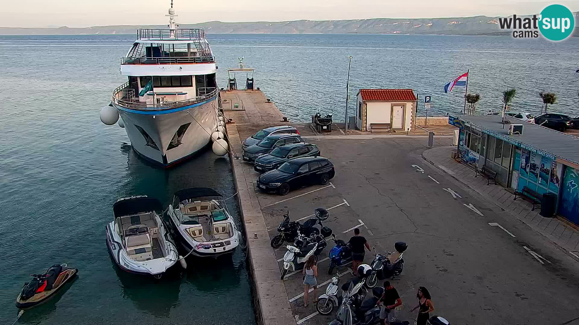 Webcam Bol Town Center & Marina – Live View from Bol, Brač