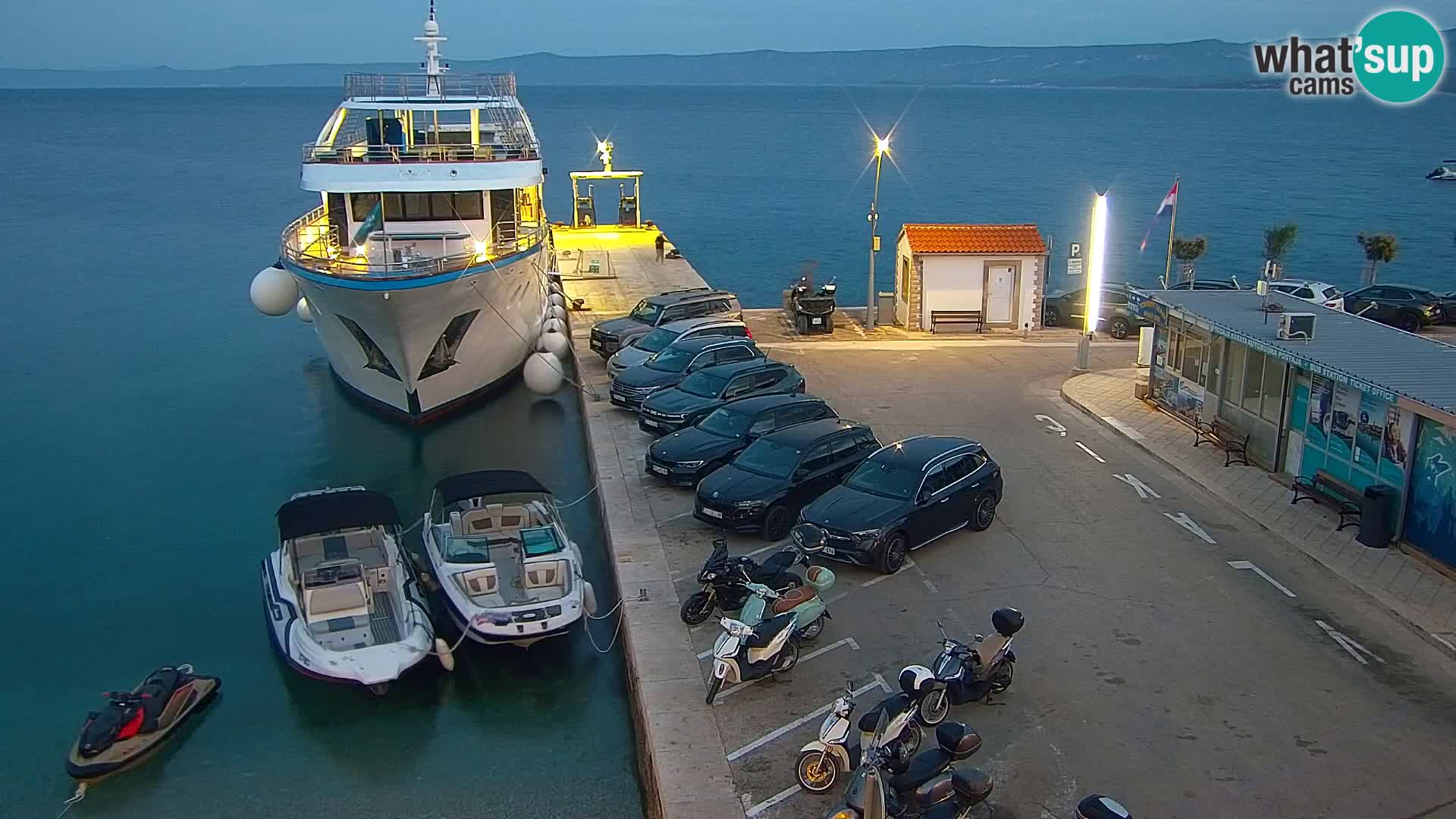 Webcam Bol Town Center & Marina – Live View from Bol, Brač