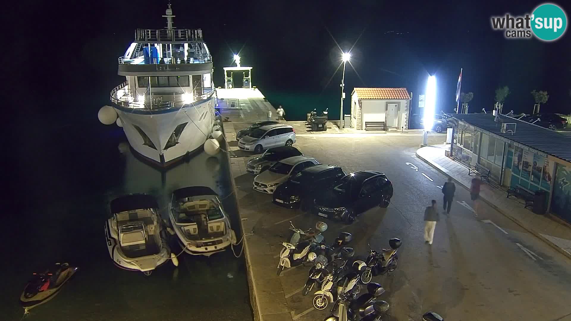 Webcam Bol Centro e Marina – Vista live dal porto di Bol