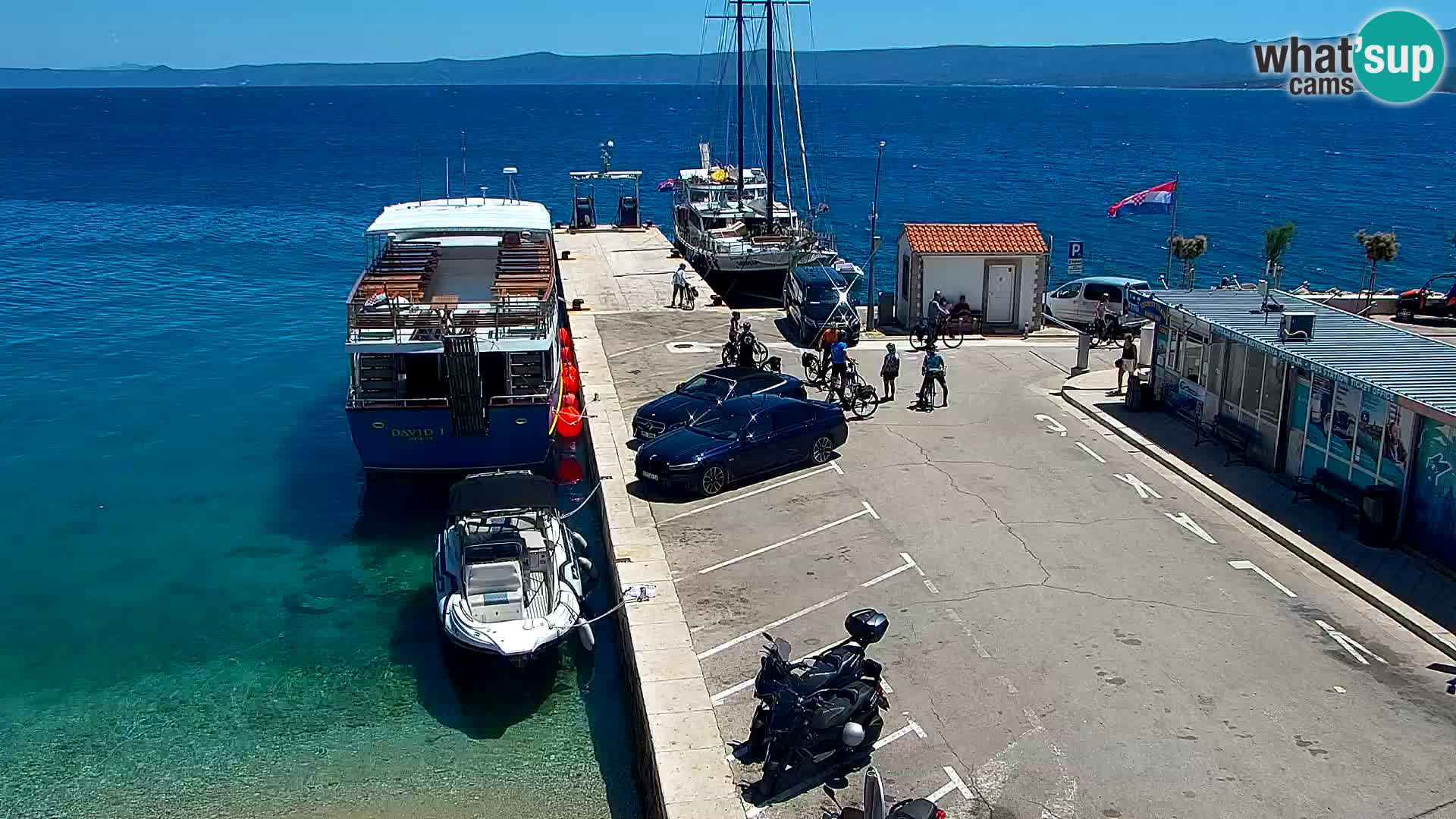 Webcam Bol Town Center & Marina – Live View from Bol, Brač