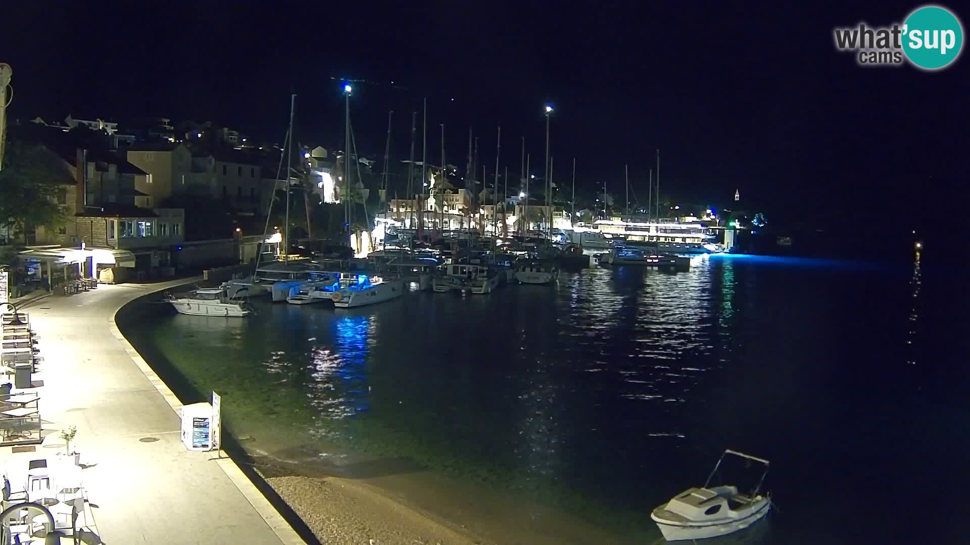 Webcam Bol Centro e Marina – Vista live dal porto di Bol