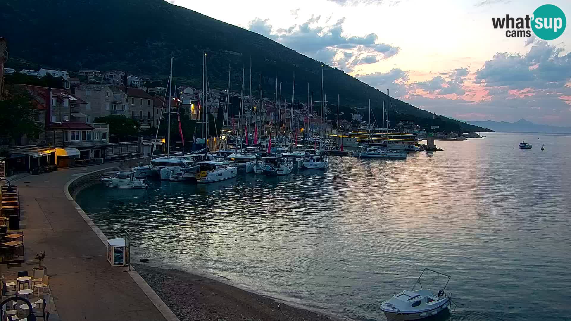 Webcam Bol Hafen & Ortszentrum – Liveblick aus Bol auf der Insel Brač