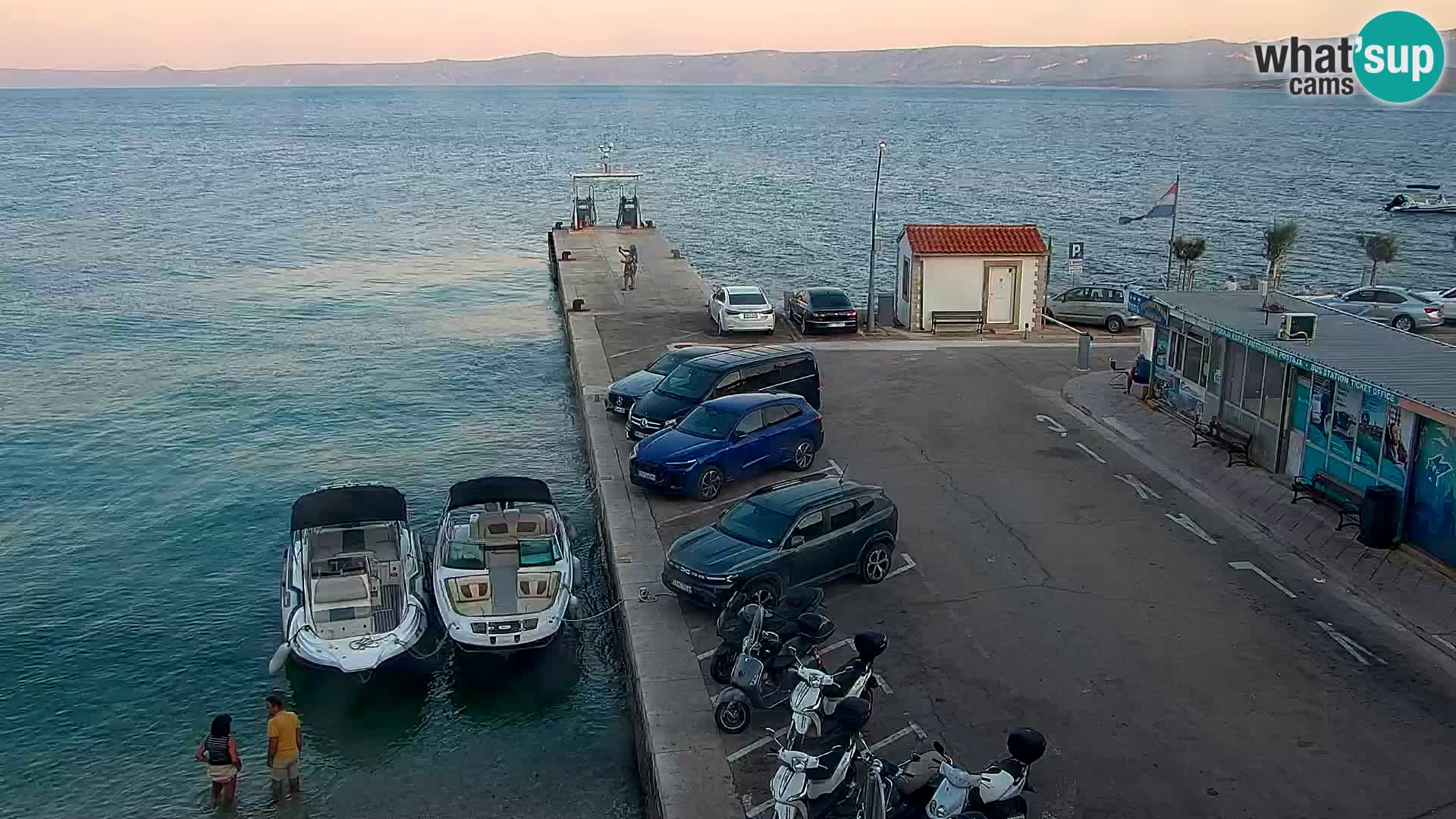 Webcam Bol Town Center & Marina – Live View from Bol, Brač