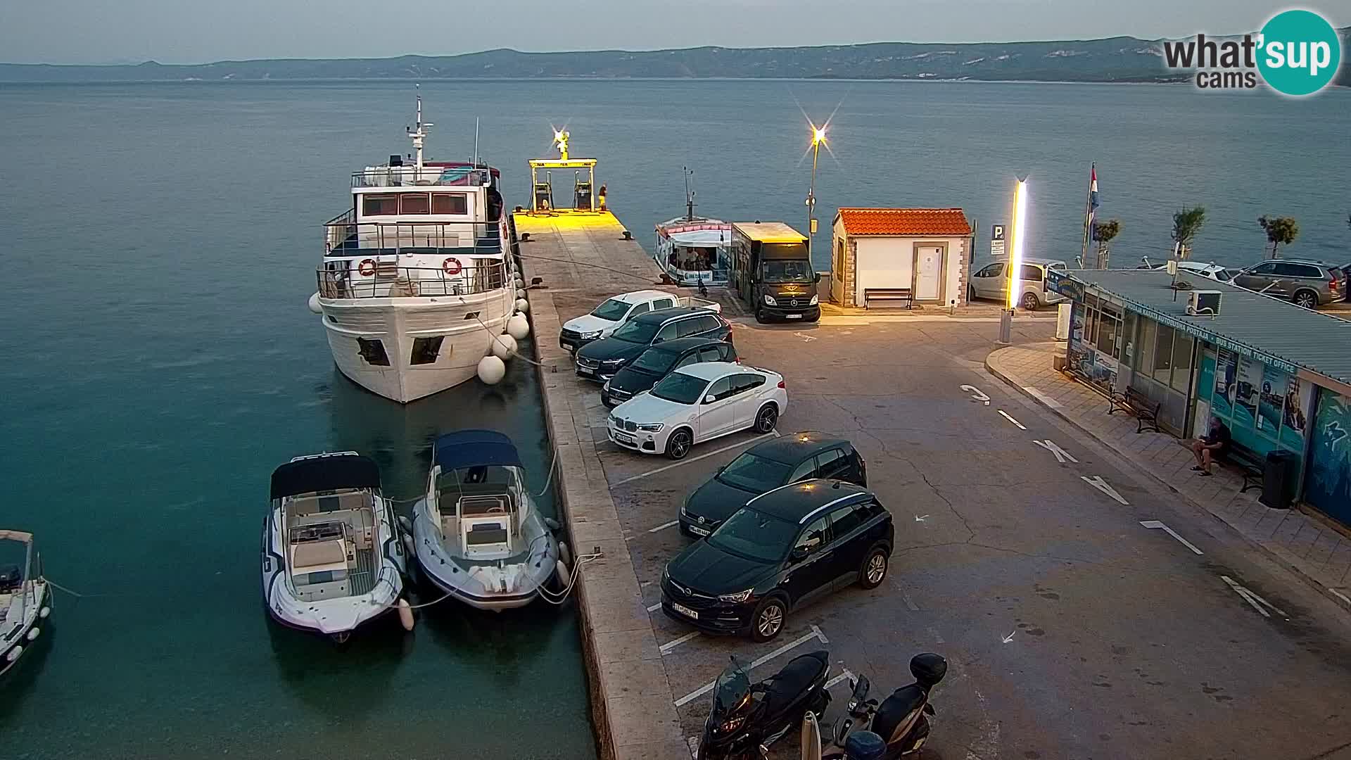 Webcam Bol Town Center & Marina – Live View from Bol, Brač