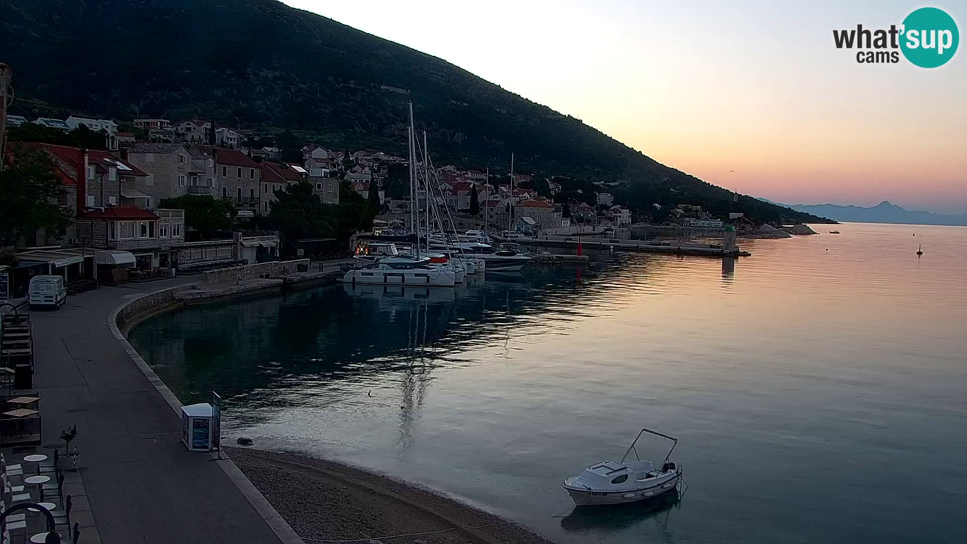 Webcam Bol Town Center & Marina – Live View from Bol, Brač