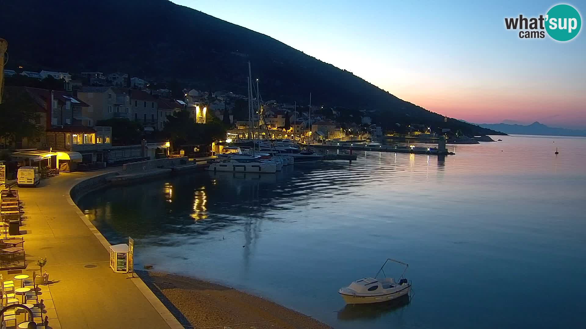 Webcam Bol Town Center & Marina – Live View from Bol, Brač