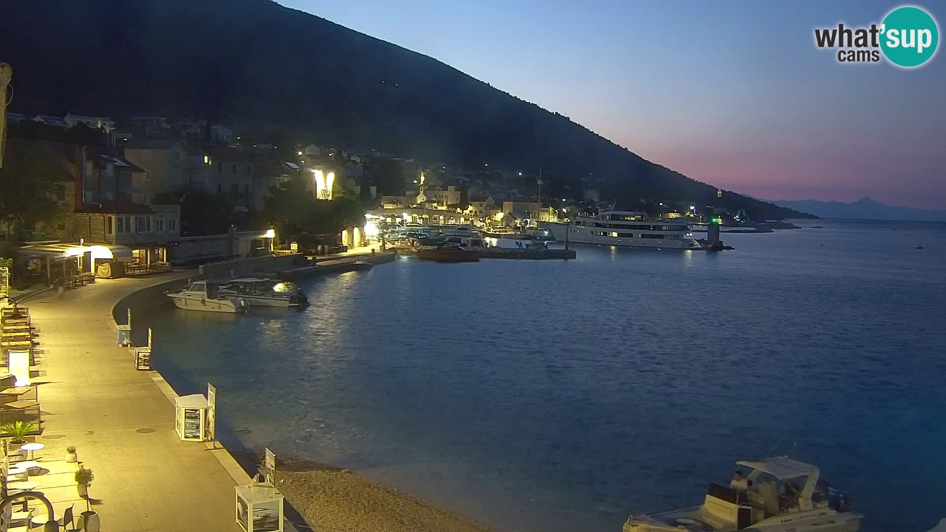 Webcam Bol Hafen & Ortszentrum – Liveblick aus Bol auf der Insel Brač