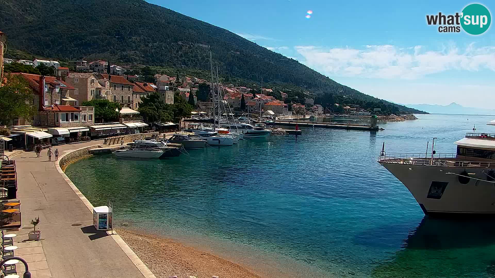 Webcam Bol Centro e Marina – Vista live dal porto di Bol