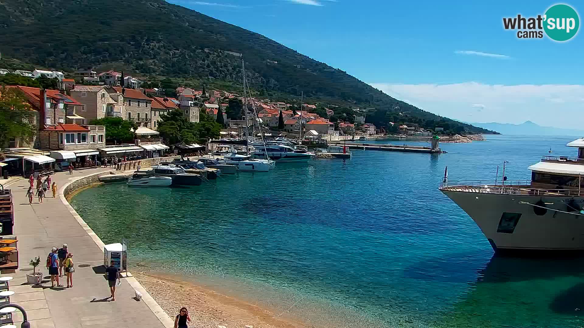 Webcam Bol Centro e Marina – Vista live dal porto di Bol