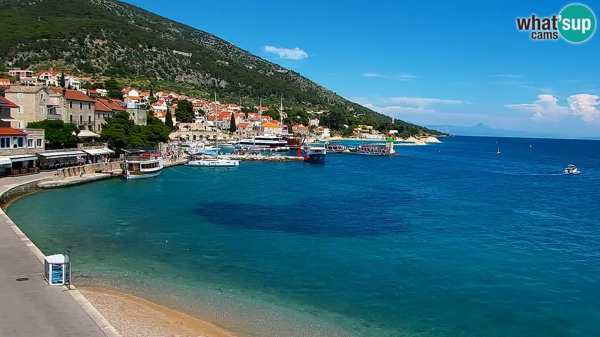 Webcam Bol Centro e Marina – Vista live dal porto di Bol