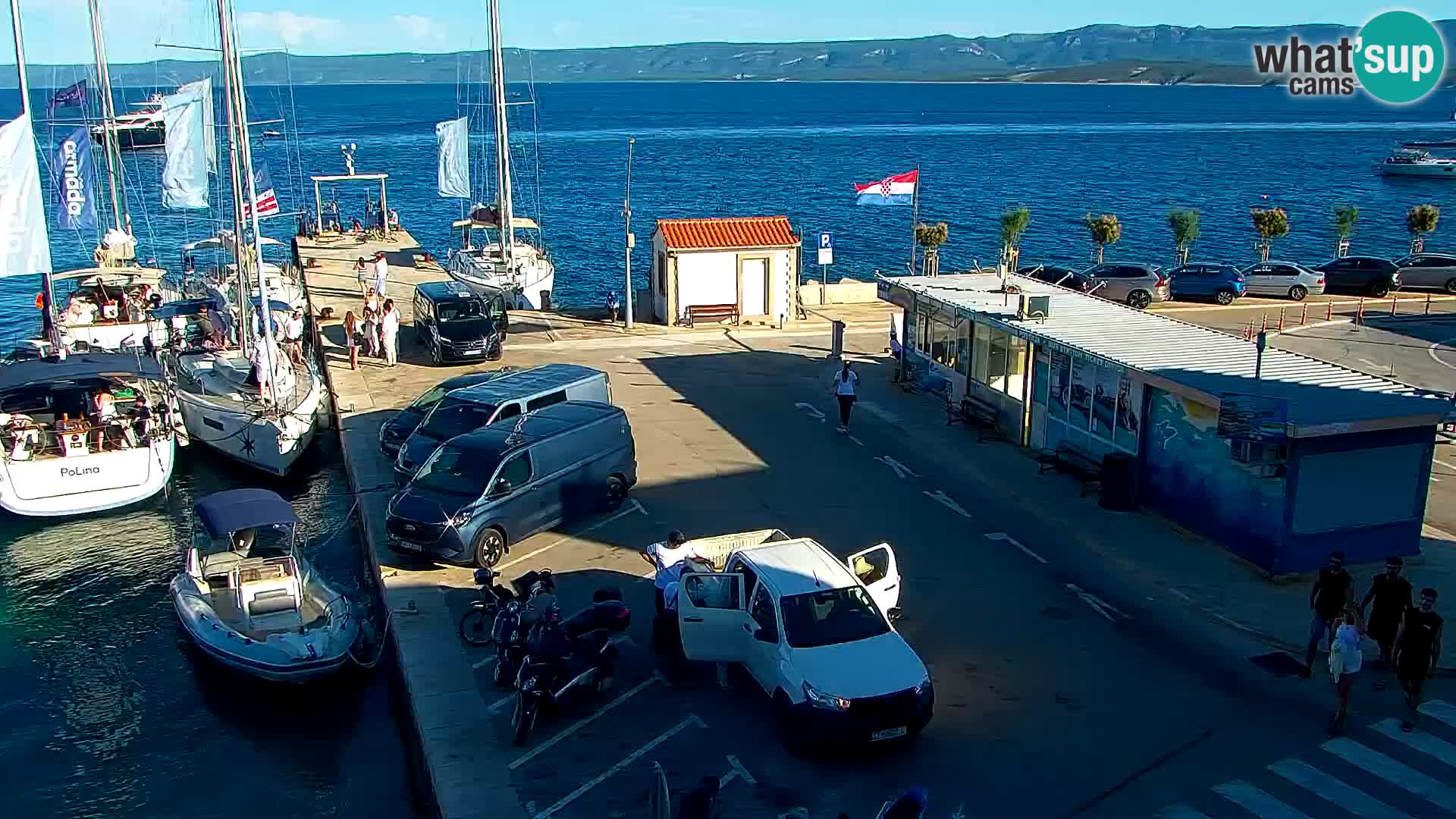 Webcam Bol Centro e Marina – Vista live dal porto di Bol