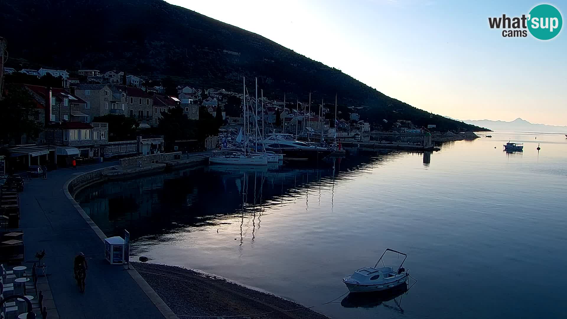 Webcam Bol Town Center & Marina – Live View from Bol, Brač
