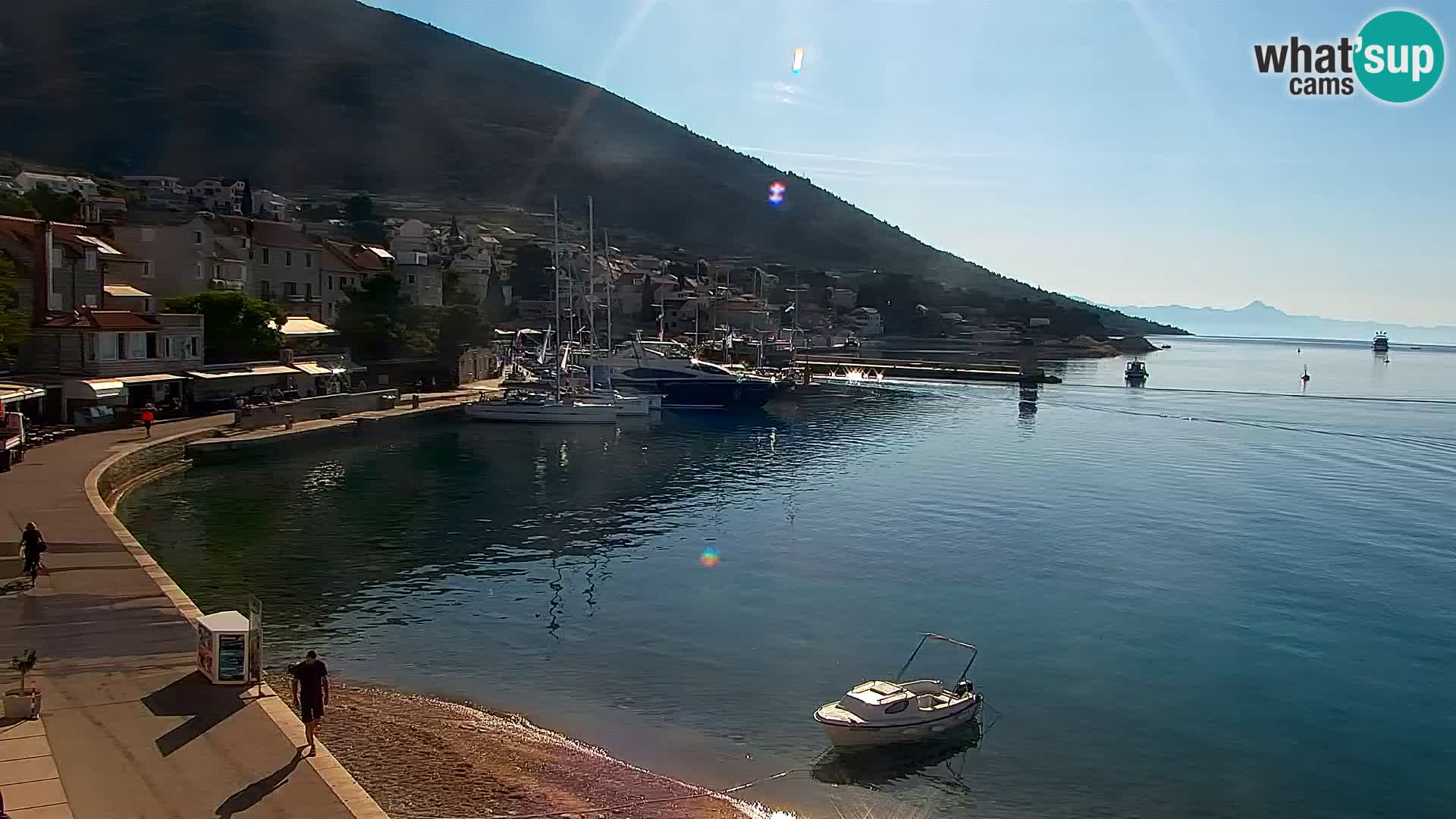 Webcam Bol Town Center & Marina – Live View from Bol, Brač