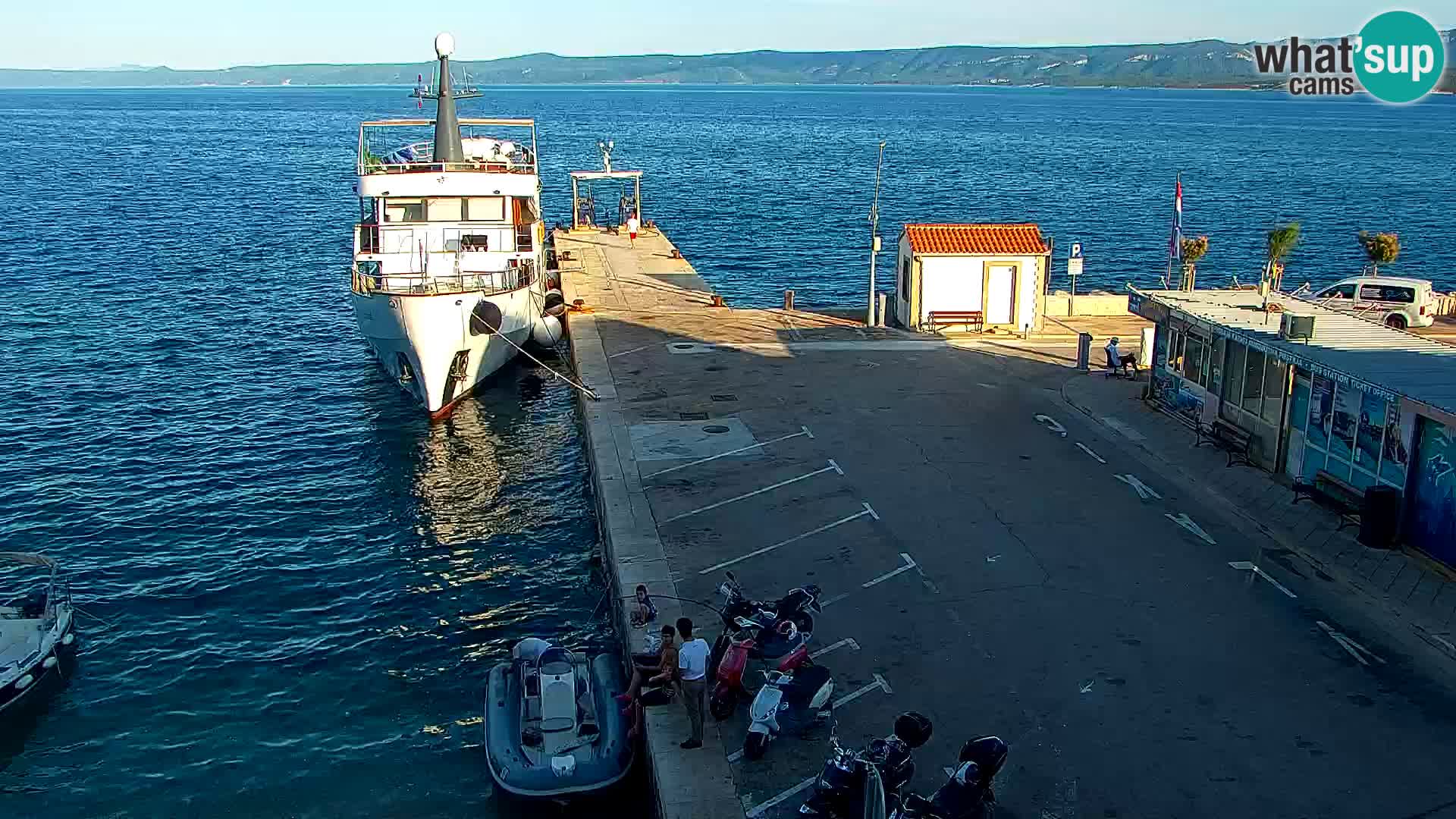 Webcam Bol Hafen & Ortszentrum – Liveblick aus Bol auf der Insel Brač