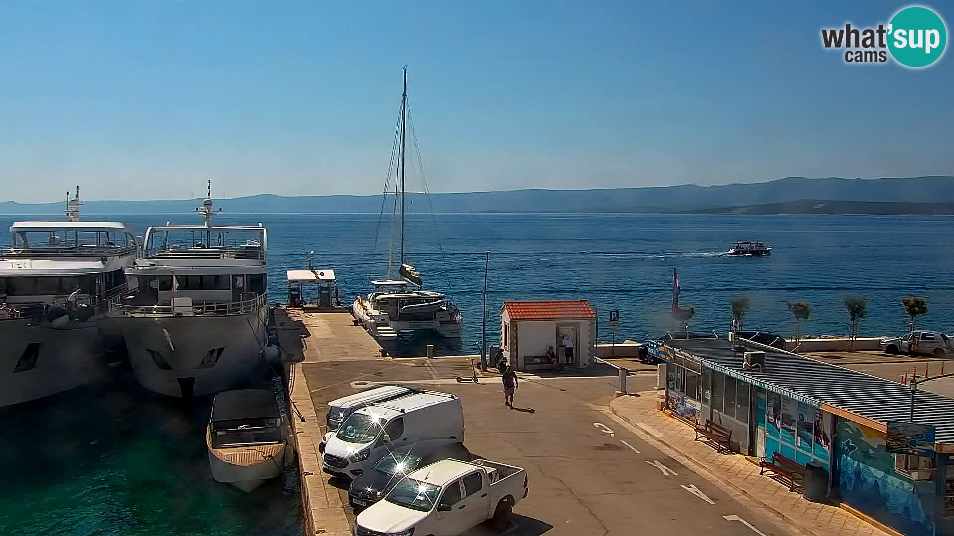 Webcam Bol Town Center & Marina – Live View from Bol, Brač