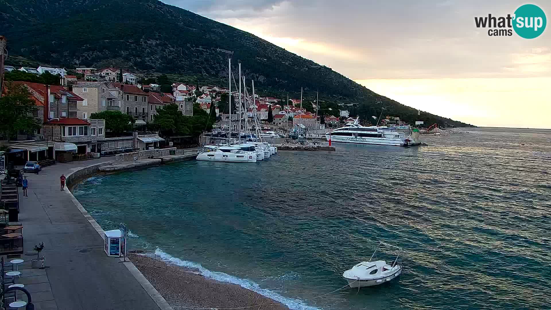 Webcam Bol Town Center & Marina – Live View from Bol, Brač