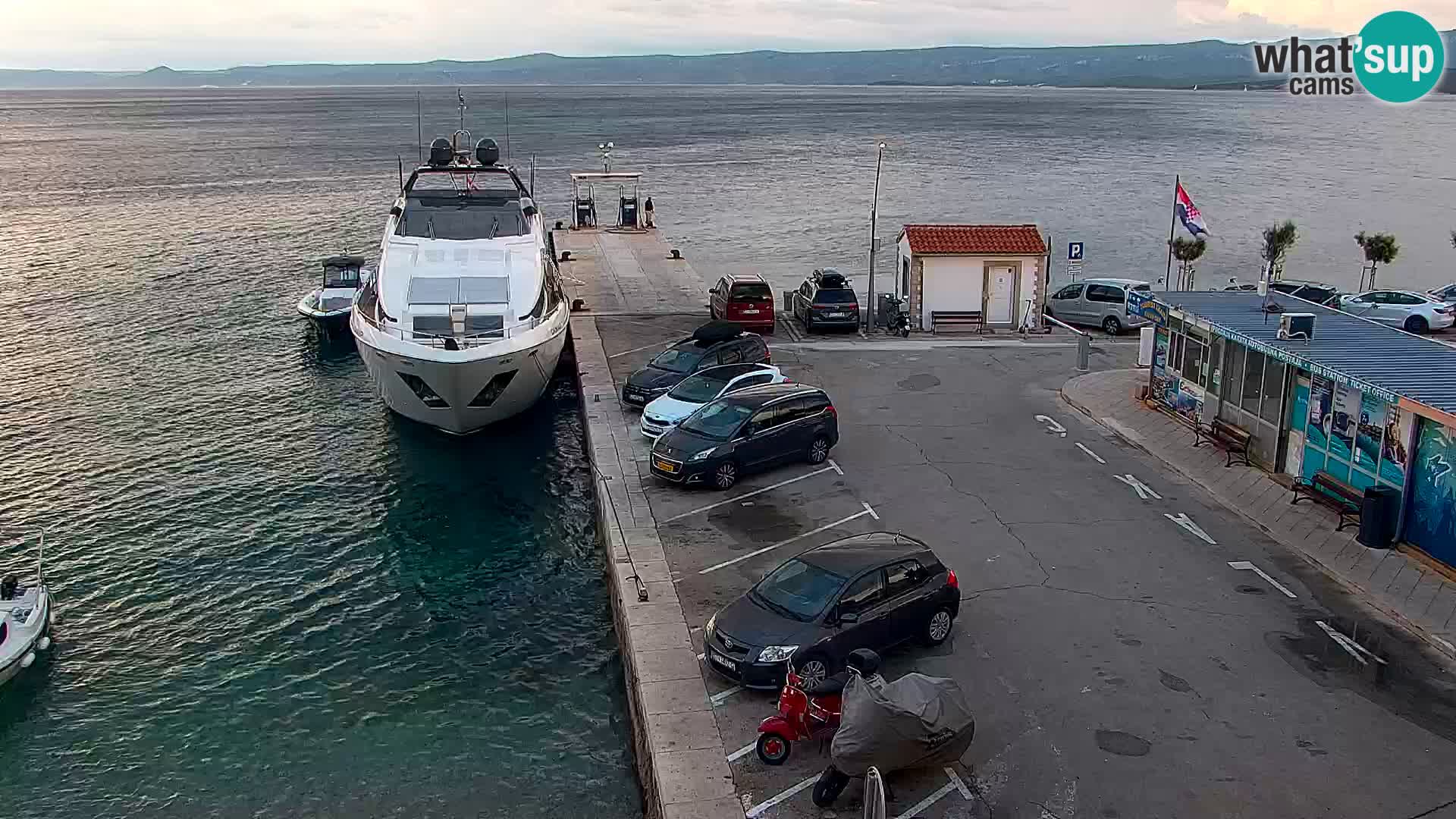 Webcam Bol Hafen & Ortszentrum – Liveblick aus Bol auf der Insel Brač