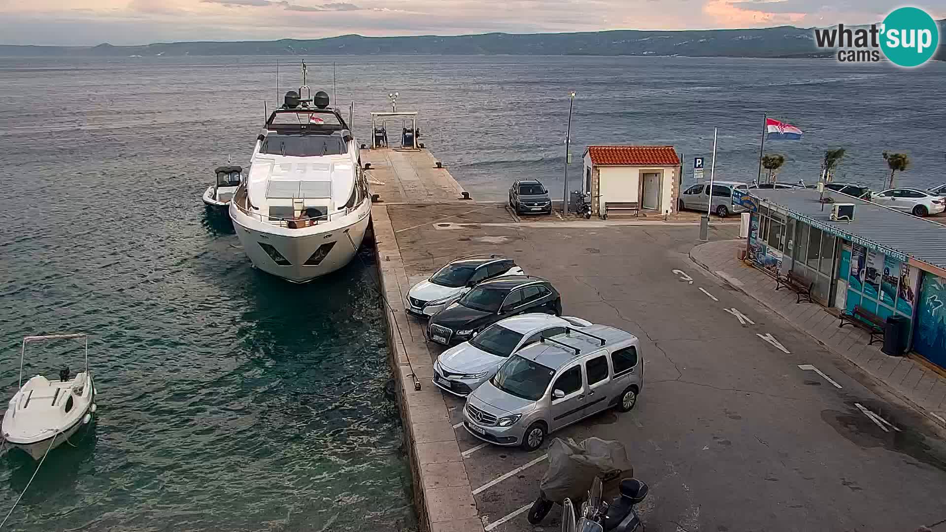 Webcam Bol Hafen & Ortszentrum – Liveblick aus Bol auf der Insel Brač