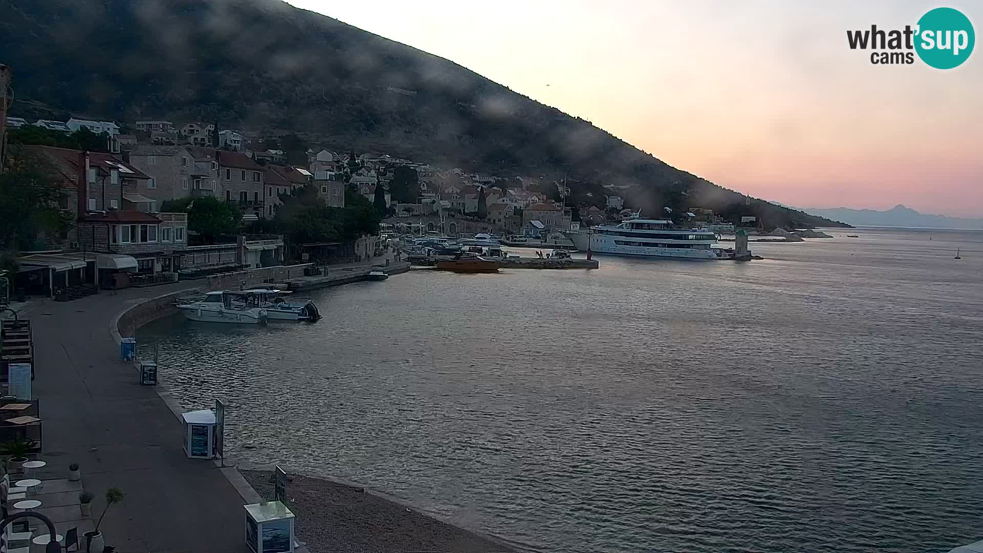 Webcam Bol Town Center & Marina – Live View from Bol, Brač