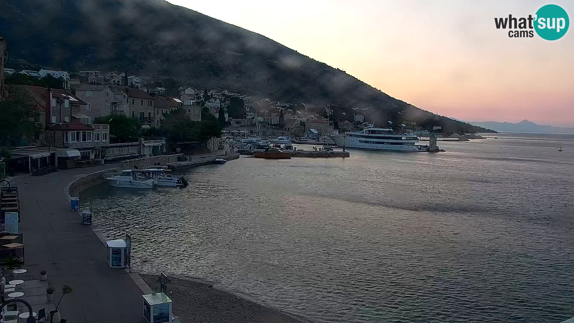 Webcam Bol Hafen & Ortszentrum – Liveblick aus Bol auf der Insel Brač