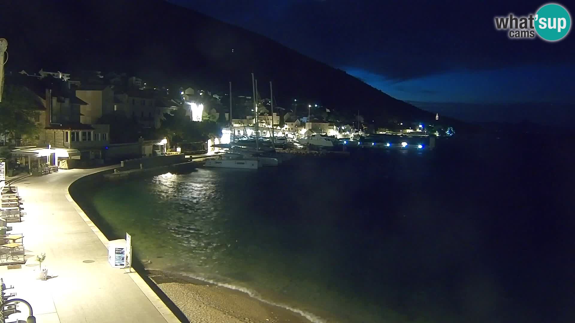 Webcam Bol Centro e Marina – Vista live dal porto di Bol