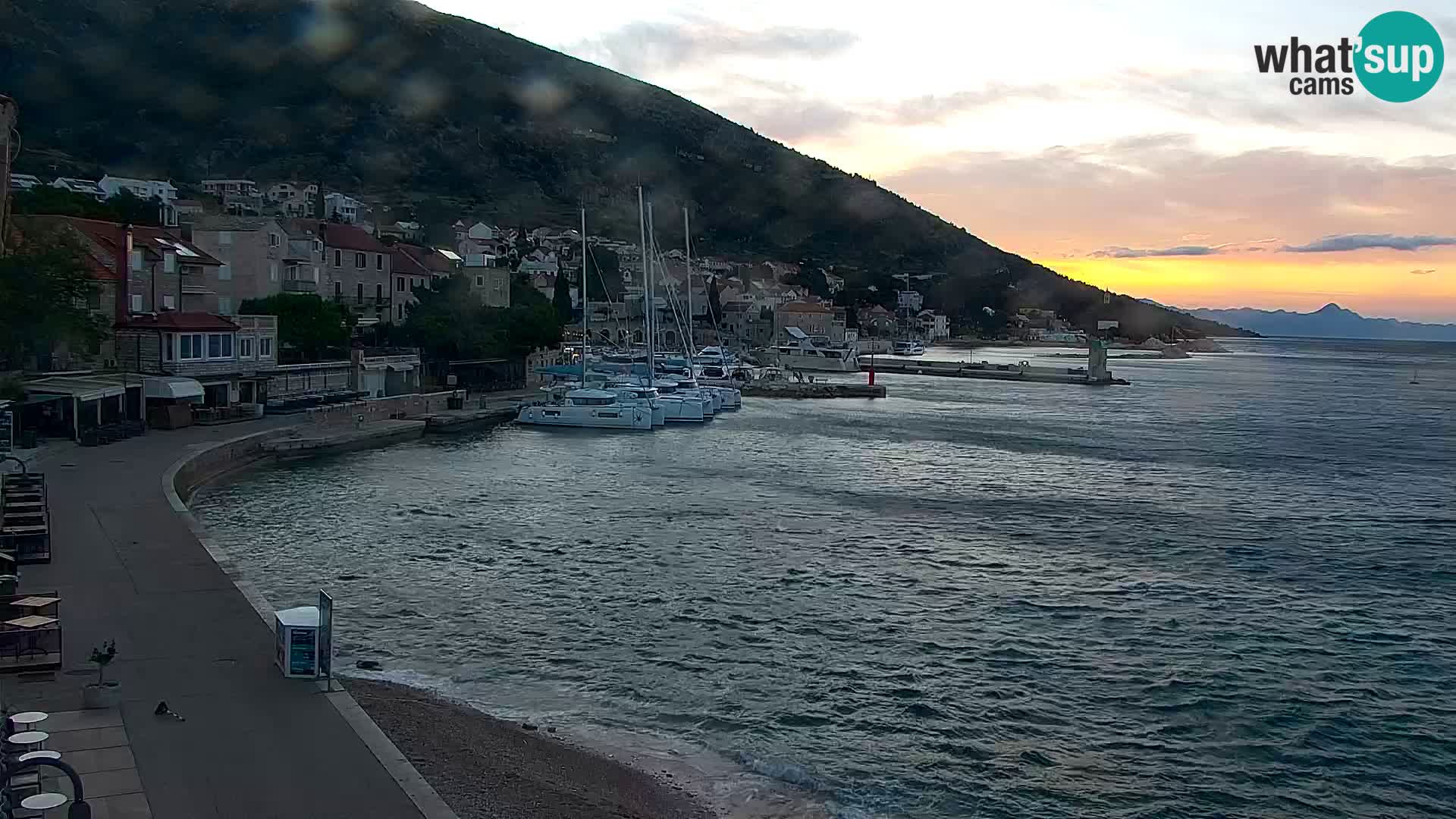 Webcam Bol Centro e Marina – Vista live dal porto di Bol