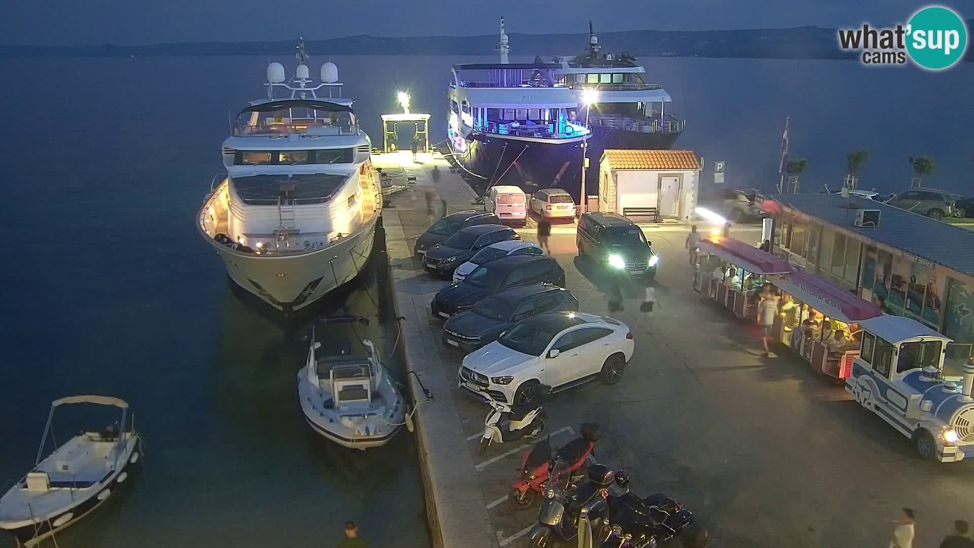 Webcam Bol Hafen & Ortszentrum – Liveblick aus Bol auf der Insel Brač