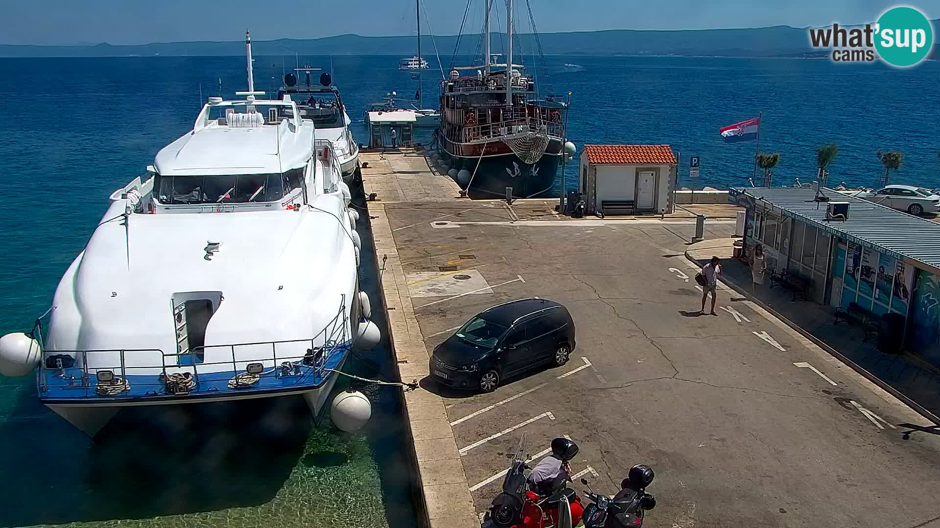 Webcam Bol Town Center & Marina – Live View from Bol, Brač
