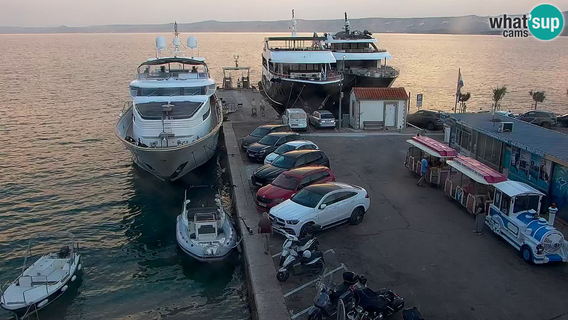 Webcam Bol Town Center & Marina – Live View from Bol, Brač